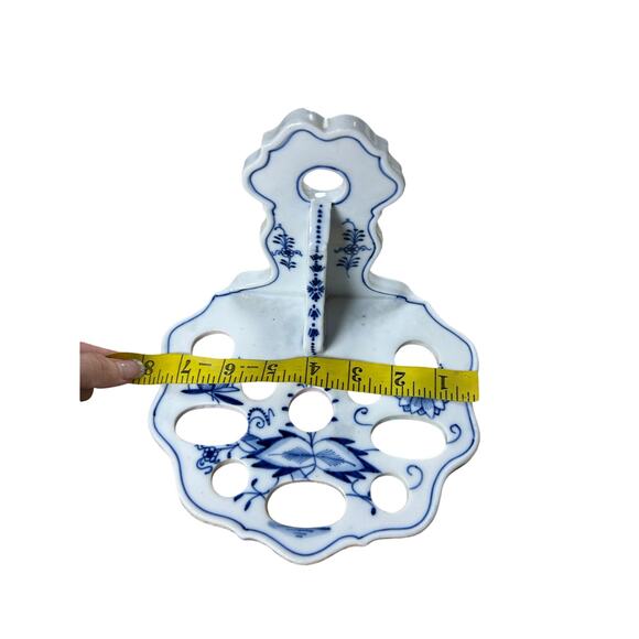 Vtg Meissen style Blue Onion Wall Utensil Holder - 10 slots- cottagecore - Picture 8 of 12